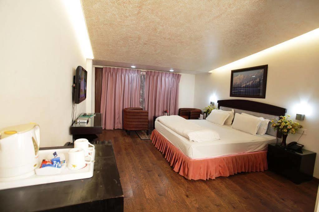 Hotel Grand Mumtaz Towers Srinagar  Exterior photo