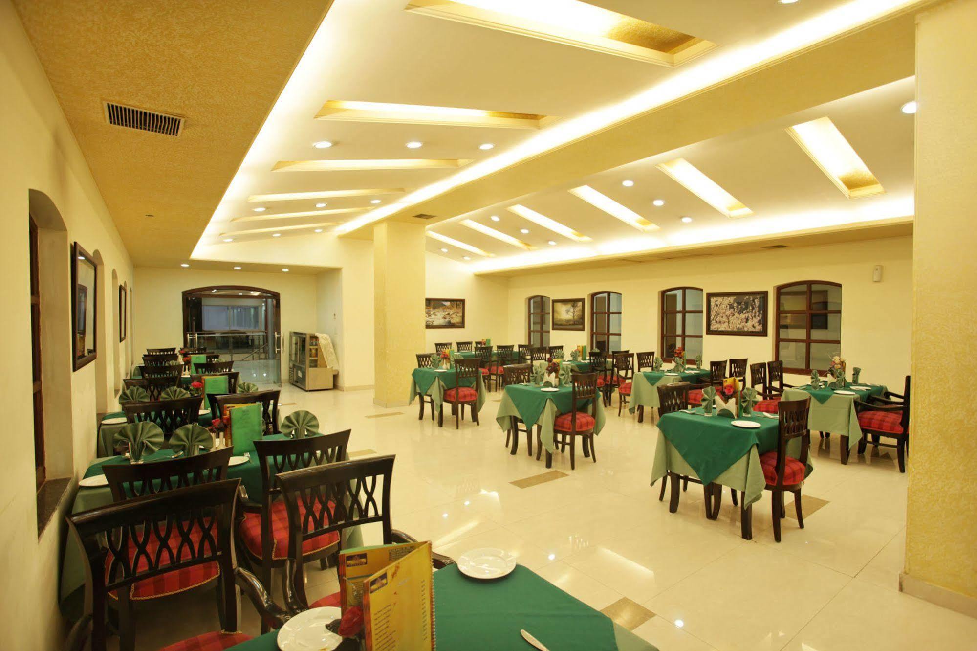 Hotel Grand Mumtaz Towers Srinagar  Exterior photo