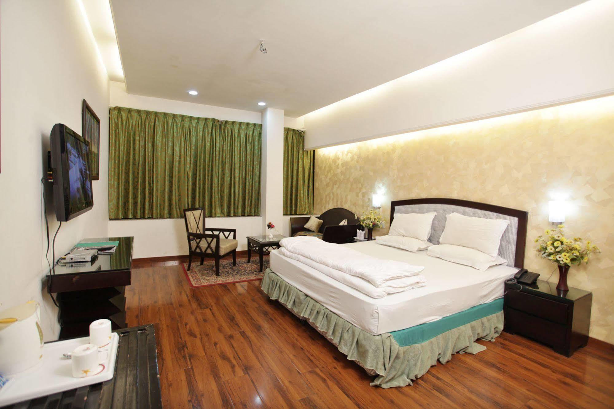 Hotel Grand Mumtaz Towers Srinagar  Exterior photo